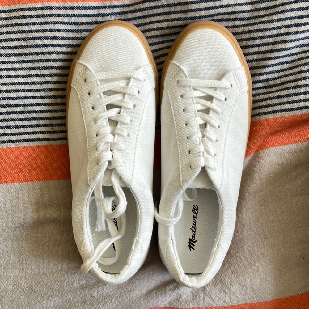 Madewell sidewalk canvas gum sole shoe 8